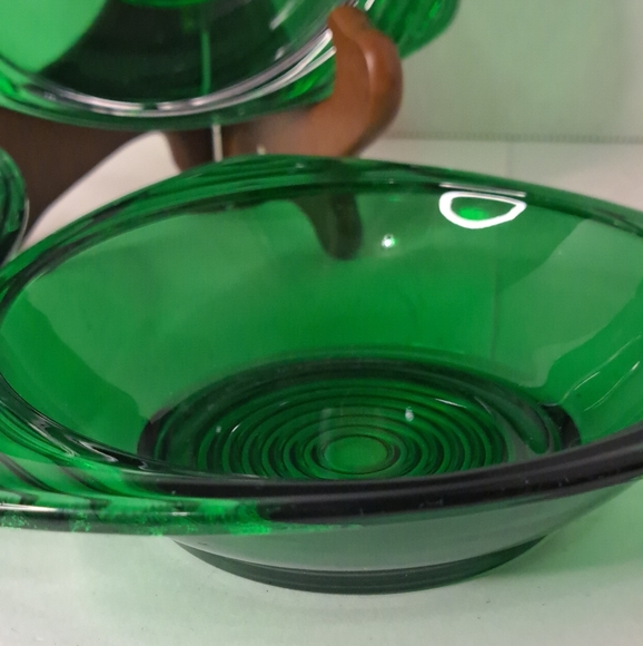 4 Anchor Hocking Emerald Green Triangle Serving Bowls - Set of 3 - Picture 3 of 5
